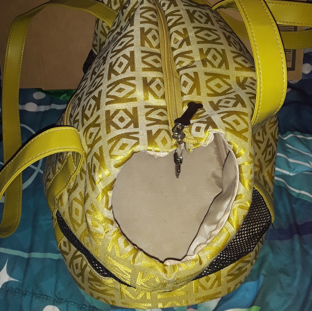 Dog carrier bag